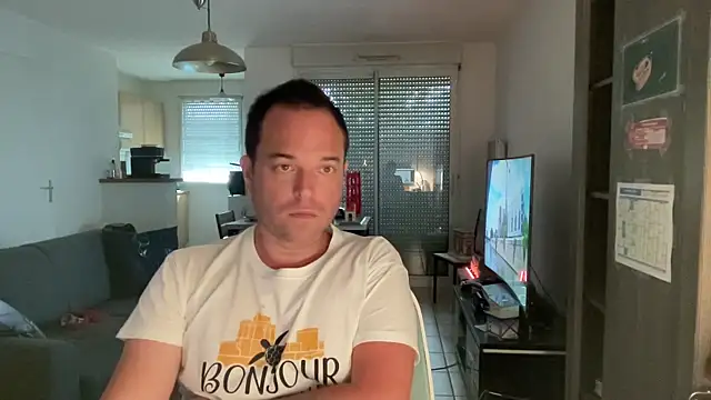 Funnyjul31 online show from April 19, 1:12 pm