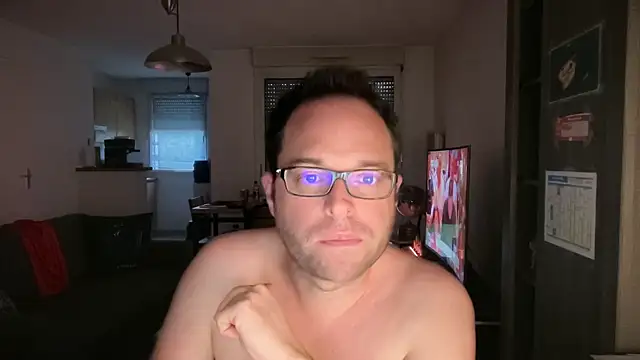 Funnyjul31 online show from March 25, 6:07 pm