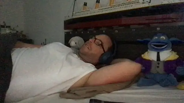 Funnyjul31 online show from March 30, 12:28 pm