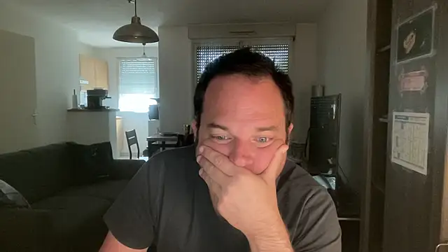 Funnyjul31 online show from April 3, 9:05 am