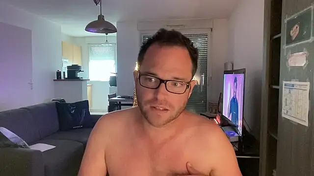 Funnyjul31 online show from April 22, 4:36 pm