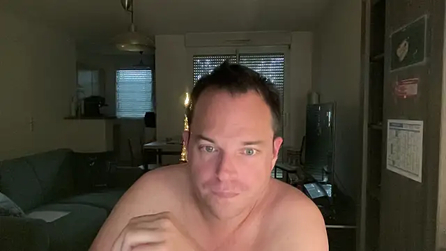 Funnyjul31 online show from April 13, 3:49 pm