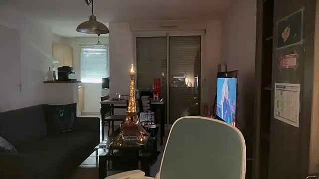 Funnyjul31 online show from April 9, 4:46 pm