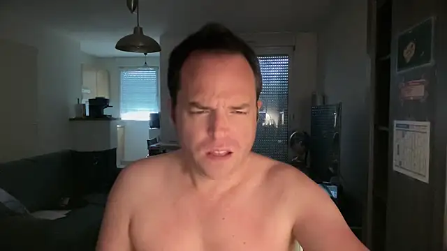 Funnyjul31 online show from March 31, 11:23 am