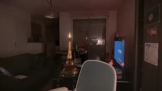 Funnyjul31 online show from April 21, 4:46 pm