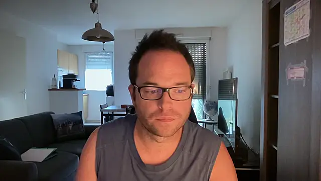 Snapshot of Funnyjul31 chatting on October 8, 8:27 am Funnyjul31 online show from October 8, 8:27 am