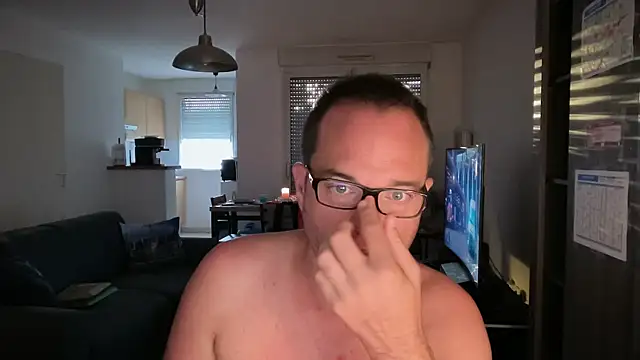 Snapshot of Funnyjul31 chatting on October 14, 4:40 pm Funnyjul31 online show from October 14, 4:40 pm