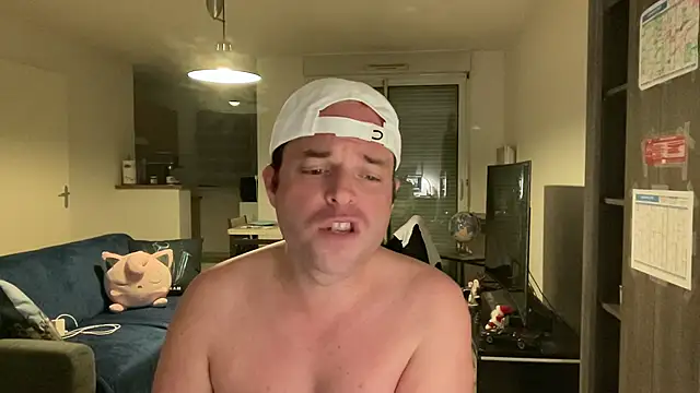 Snapshot of Funnyjul31 chatting on November 19, 6:52 pm Funnyjul31 online show from November 19, 6:52 pm