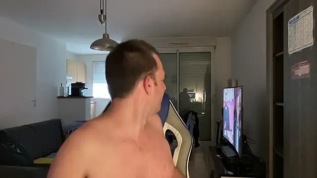 Snapshot of Funnyjul31 chatting on March 19, 5:50 pm Funnyjul31 online show from March 19, 5:50 pm