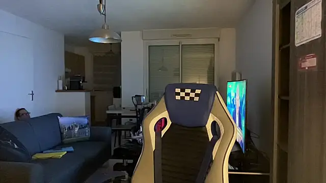 Snapshot of Funnyjul31 chatting on March 21, 8:40 pm Funnyjul31 online show from March 21, 8:40 pm