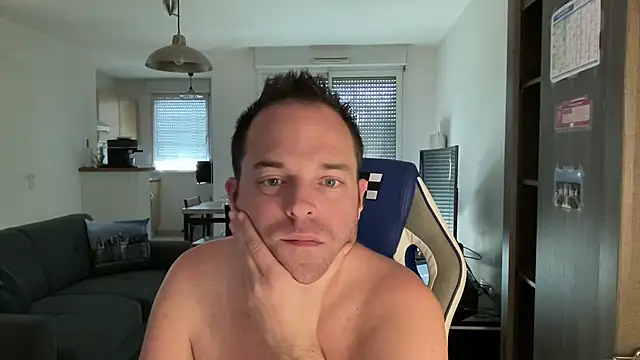 Snapshot of Funnyjul31 chatting on March 22, 3:20 pm Funnyjul31 online show from March 22, 3:20 pm