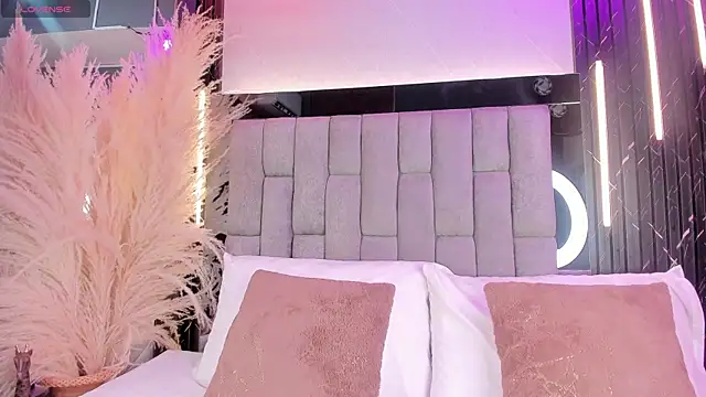 LannaFoxx online show from July 18, 3:04 am