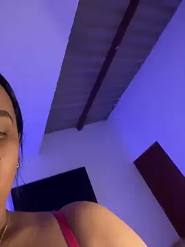 my cam online show from December 18, 11:52 pm