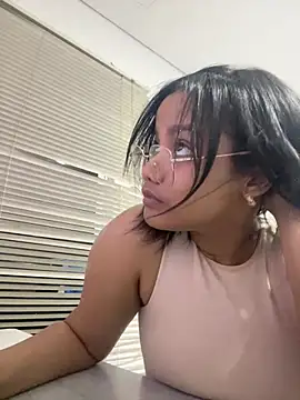 my cam online show from March 13, 12:05 am