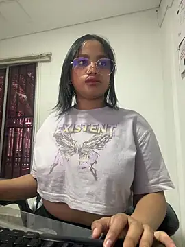 my cam online show from February 17, 7:44 pm