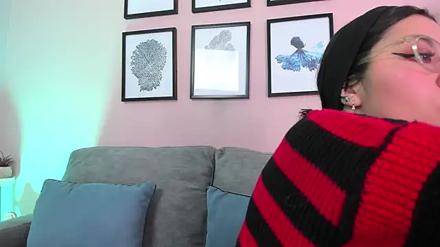 nina  dixon online show from January 7, 10:48 pm