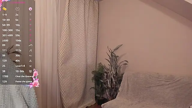 skinnyladyy online show from February 11, 2:44 am