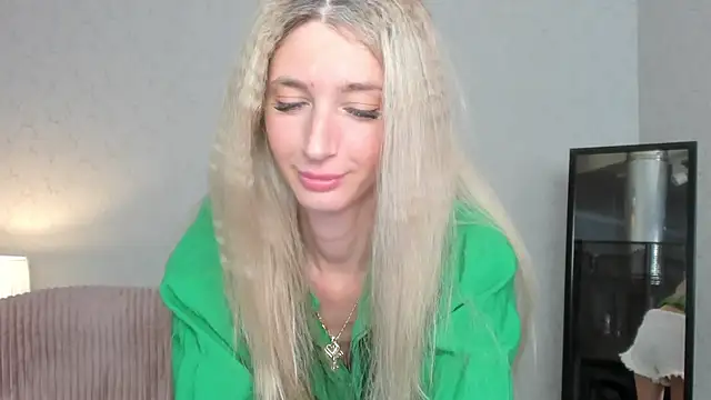 Snapshot of skinnyladyy chatting on February 26, 5:13 am skinnyladyy online show from February 26, 5:13 am