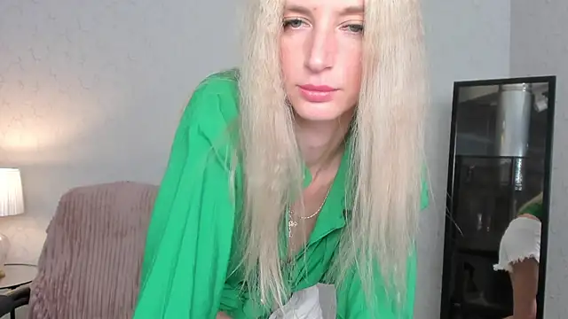 Snapshot of skinnyladyy chatting on February 26, 8:17 am skinnyladyy online show from February 26, 8:17 am