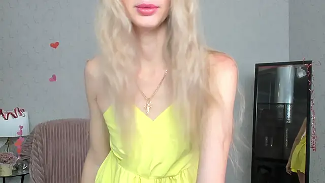 Snapshot of skinnyladyy chatting on February 12, 2:14 am skinnyladyy online show from February 12, 2:14 am