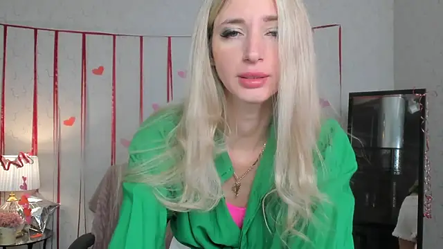 Snapshot of skinnyladyy chatting on February 19, 2:12 am skinnyladyy online show from February 19, 2:12 am