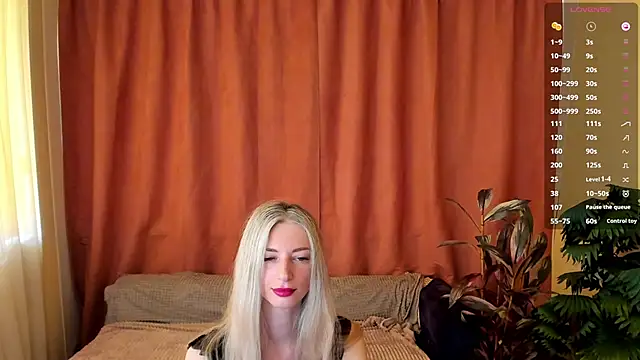 skinnyladyy online show from March 31, 2:13 am