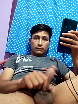 Snapshot of EduardoEspinoza12 chatting on October 5, 12:34 am EduardoEspinoza12 online show from October 5, 12:34 am
