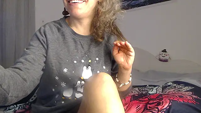 Snapshot of Ju-Hot chatting on November 6, 4:00 pm Ju-Hot online show from November 6, 4:00 pm