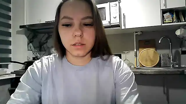 Misssweet s online show from December 5, 4:00 am