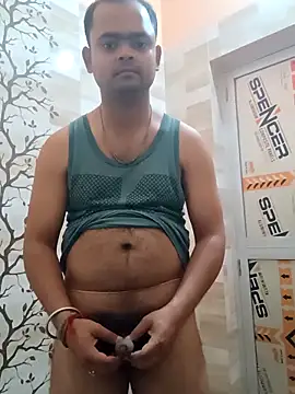 guavam65 online show from April 28, 4:44 pm