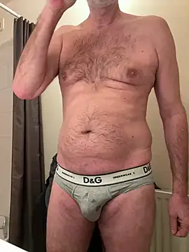 Snapshot of vincent1522 chatting on March 15, 10:57 am vincent1522 online show from March 15, 10:57 am