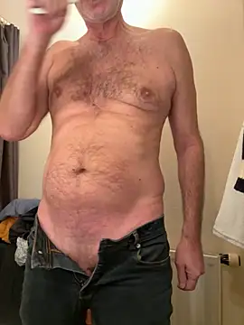 Snapshot of vincent1522 chatting on November 17, 7:23 am vincent1522 online show from November 17, 7:23 am