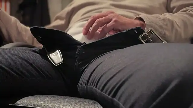 Snapshot of vincent1522 chatting on November 20, 7:58 pm vincent1522 online show from November 20, 7:58 pm