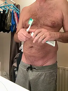 Snapshot of vincent1522 chatting on December 1, 7:09 am vincent1522 online show from December 1, 7:09 am