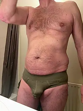 Snapshot of vincent1522 chatting on March 17, 7:46 am vincent1522 online show from March 17, 7:46 am