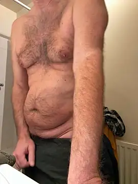 Snapshot of vincent1522 chatting on November 4, 7:34 am vincent1522 online show from November 4, 7:34 am