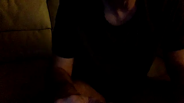 Snapshot of vincent1522 chatting on March 6, 6:52 am vincent1522 online show from March 6, 6:52 am