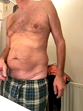 Snapshot of vincent1522 chatting on September 17, 6:37 am vincent1522 online show from September 17, 6:37 am