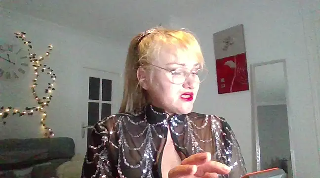 Luzia-Sal online show from February 13, 11:15 pm