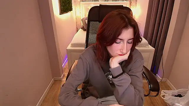 Snapshot of Violet_Moreau chatting on March 22, 8:54 pm Violet Moreau online show from March 22, 8:54 pm