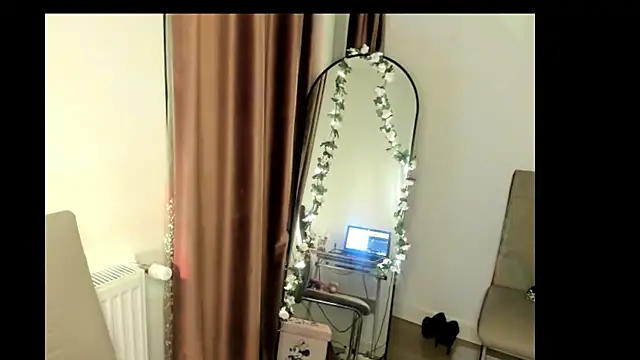 LadyLyanna online show from March 9, 7:59 pm