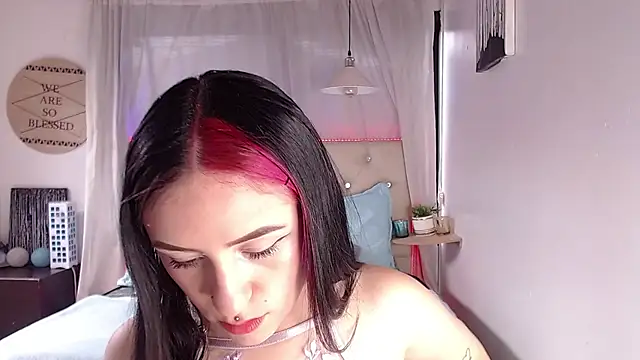 Snapshot of melodygirl__ chatting on March 21, 7:24 pm melodygirl online show from March 21, 7:24 pm