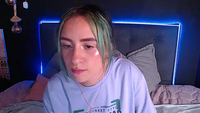 Snapshot of melodygirl__ chatting on February 25, 7:38 pm melodygirl online show from February 25, 7:38 pm