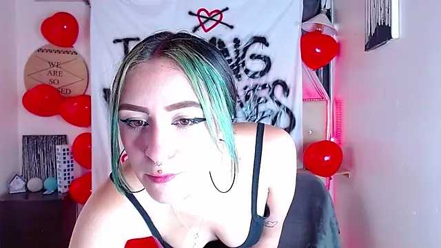 Snapshot of melodygirl__ chatting on February 14, 8:37 pm melodygirl online show from February 14, 8:37 pm