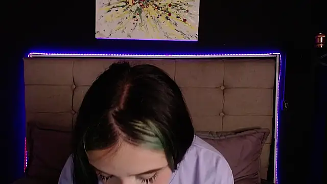 Snapshot of melodygirl__ chatting on February 19, 11:46 pm melodygirl online show from February 19, 11:46 pm