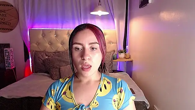 Snapshot of melodygirl__ chatting on March 15, 12:36 am melodygirl online show from March 15, 12:36 am