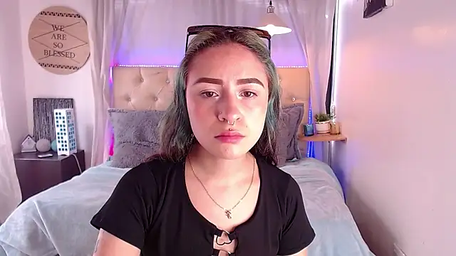 Snapshot of melodygirl__ chatting on February 28, 3:15 pm melodygirl online show from February 28, 3:15 pm