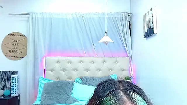 Snapshot of melodygirl__ chatting on February 4, 2:17 am melodygirl online show from February 4, 2:17 am