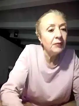 Snapshot of divinaerotica chatting on November 25, 5:35 pm divinaerotica online show from November 25, 5:35 pm