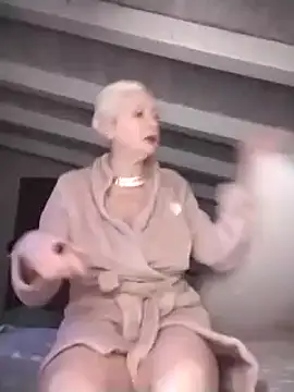 divinaerotica online show from March 5, 5:18 pm